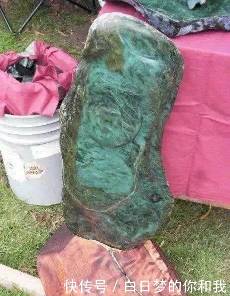  「玉石」谁说老外不玩奇石, 看看国外的石头市场是啥样!