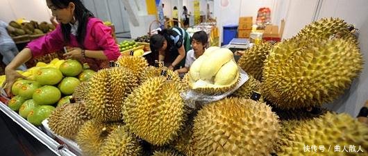 继韩国后，泰国夜市又现中文标语牌，看到内容后网友表示支持！