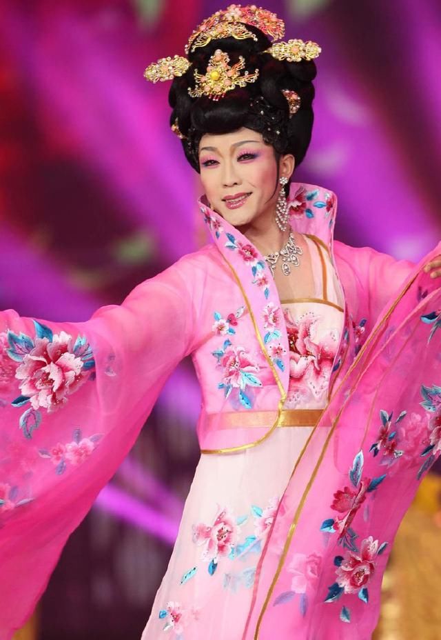 声援刘强东,怒怼“娘炮”,周立波被指蹭热度,炒作自己!