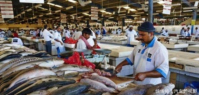 迪拜真的非常富有?来看看他们的菜市场,你就知道迪拜是什么样子