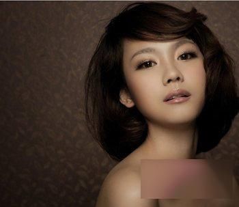 头发不是很长怎样扎出比较有气质的头发！