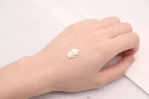  『自然堂4』8个护肤彩妆红黑榜 你的上榜了吗？