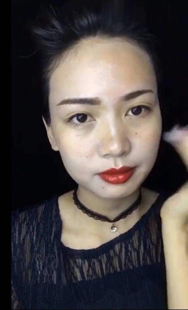 女子称结婚证下来了, 可以卸妆了, 网友: 我的眼睛!