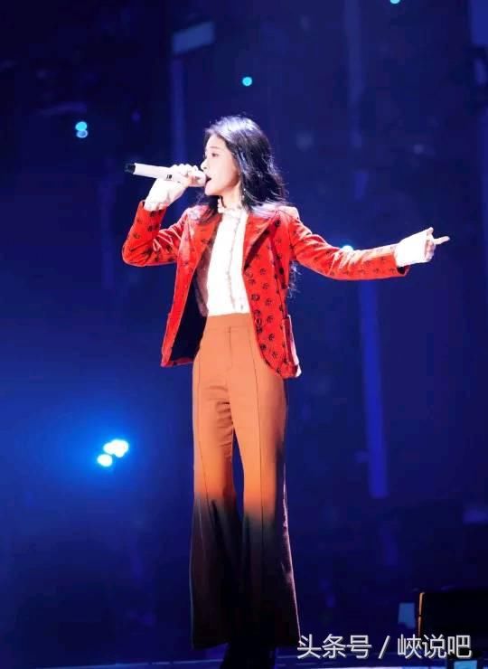 她是《中国好声音》首位女冠军，出道至今没绯闻，就是最干净女星