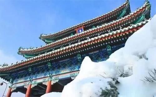 北京一场大雪，俘获了数千游客的心，吵着要去故宫看雪