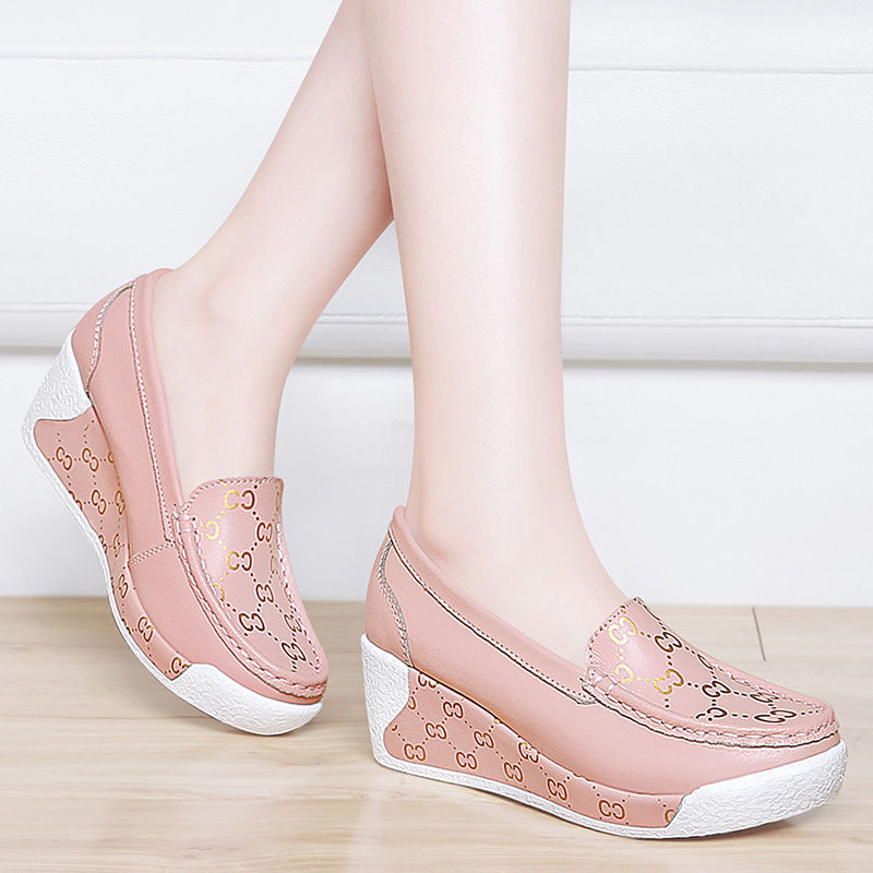 现在早已不兴穿凉鞋了,都流行穿这几款新潮摇摇鞋,时尚又养脚