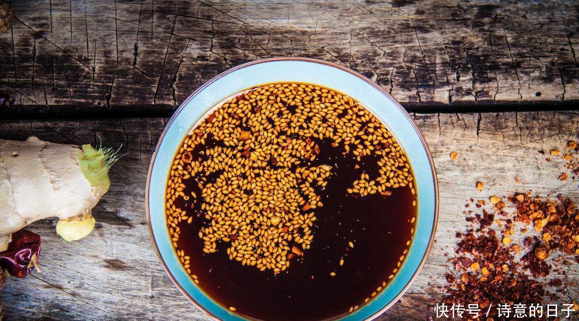  【无辣不欢】自己制作辣椒油时，记住5个步骤，辣椒油香辣可口，吃一口忘不掉