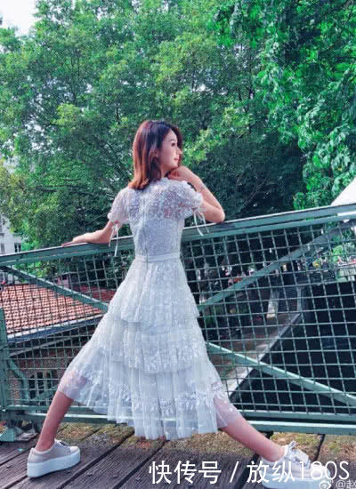 本以为赵丽颖很漂亮,当看到离开滤镜的她,网友:骗了我们这么久