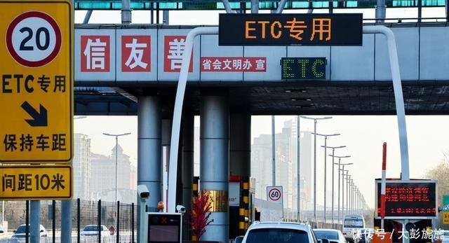 [ 大料]公司回应了，心疼！“高速收费员假笑事件”当事人报警后再有大料
