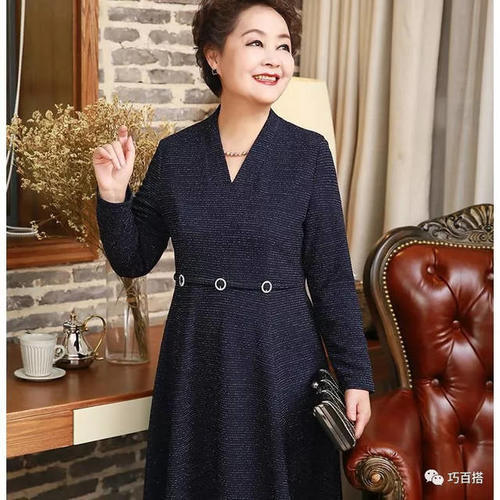 女人年过四十，穿这3种颜色比黑色还好看，瞬间年轻十岁！