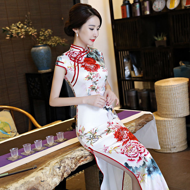 居然有人把“国花”穿在身上,高贵华丽,美的让人移不开眼