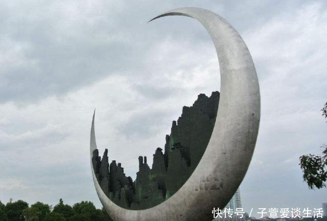  高铁■江西最应该成为高铁枢纽的一个城市，每天停靠的列车比南昌还多