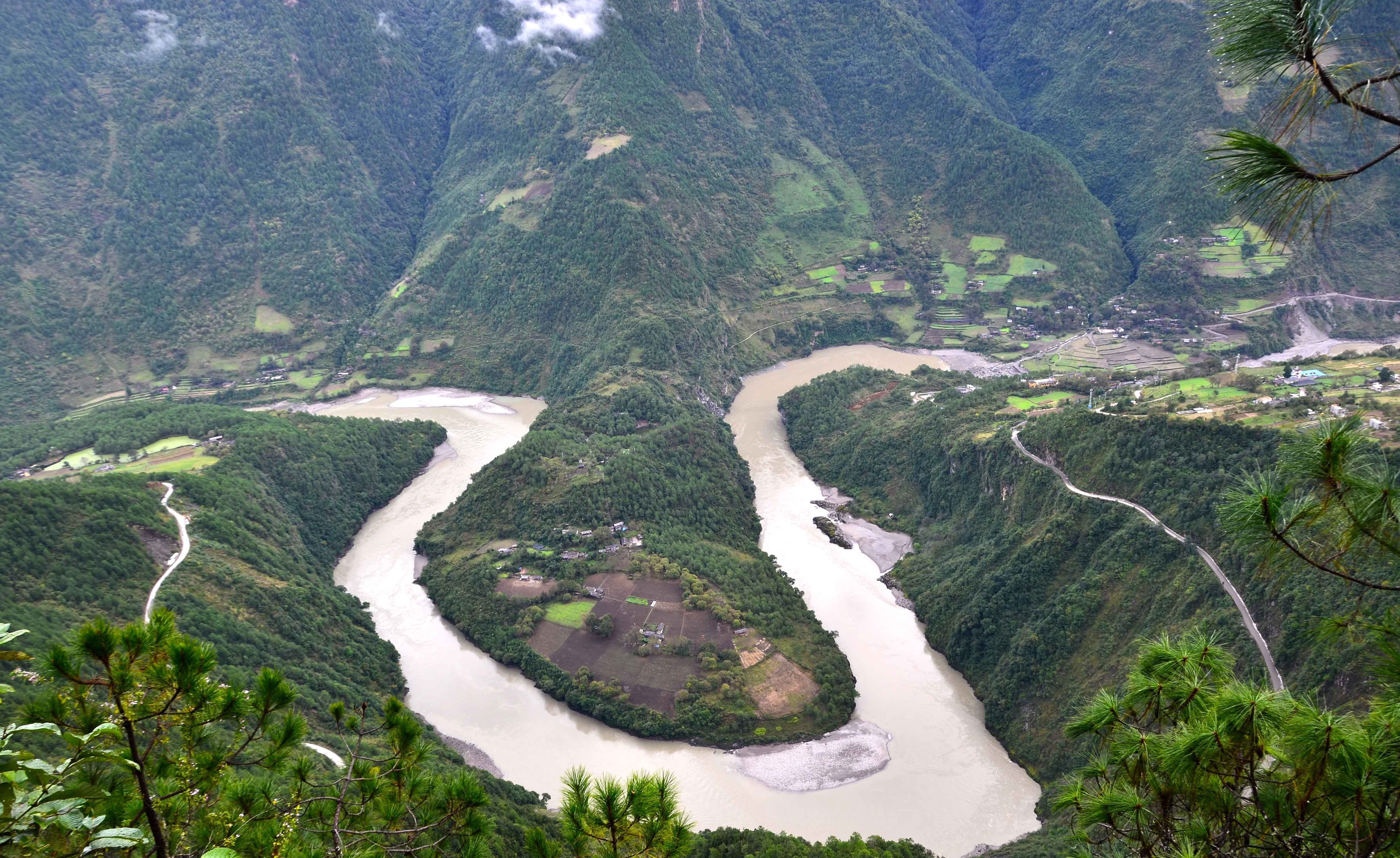 真正的怒江第一湾在哪里?不在西藏不在缅甸，而是在云南