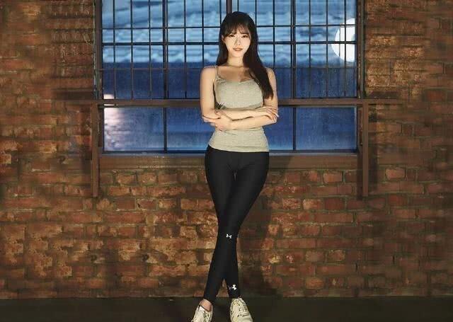 简约大气的打底裤，让你成为力与美的女神！