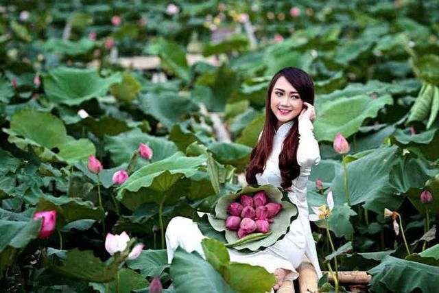 越南美女来中国游玩，中国男孩追求却遭拒绝，原因让男孩崩溃!