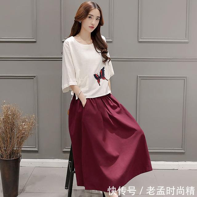 新款■时尚穿搭:新款套装裙,不会搭配的女性也能轻易打造出时尚优雅风情