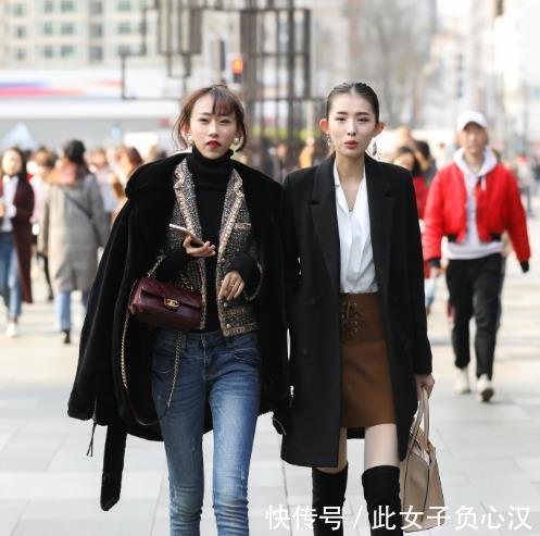「牛仔裤」成都街拍能把牛仔裤穿进过膝靴的小姐姐,真的是羡慕死人!