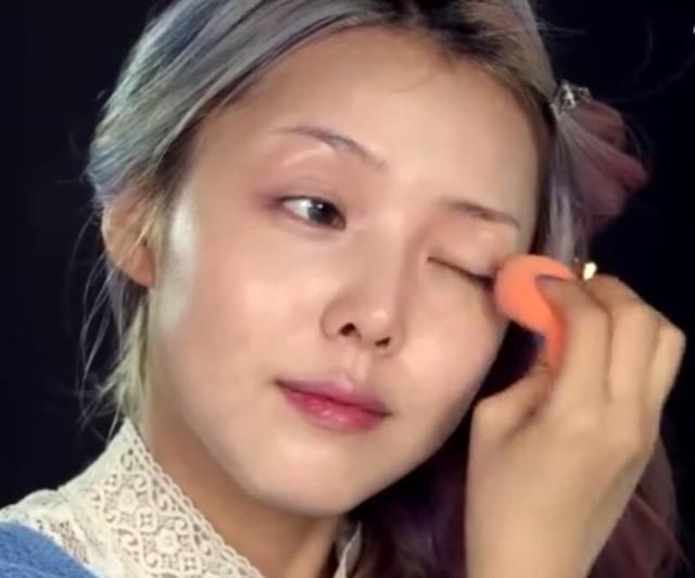 女人重点记住:出门要画淡妆，化妆师教正确顺序，新手也能马上会