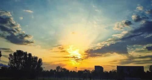  『大比拼』中部第二大城市大比拼，长沙和郑州GDP超万亿，未来谁能脱颖而出