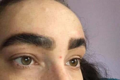  「同款」英国女子去纹眉，被整成蜡笔小新同款，一回到家就哭了