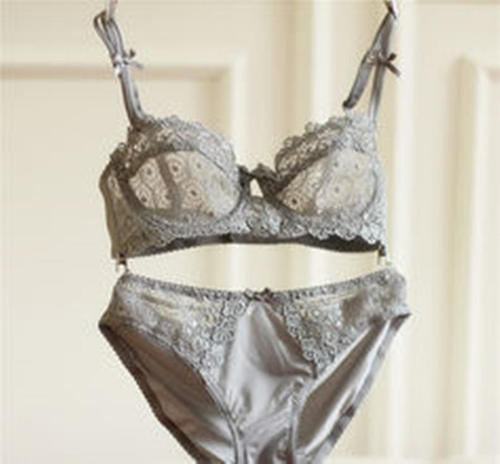 内衣选择要随年龄变化,你做对了吗?