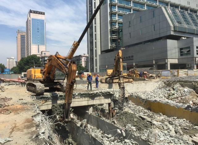 为什么地铁挖得很深，却不会受到地下水影响？长见识了