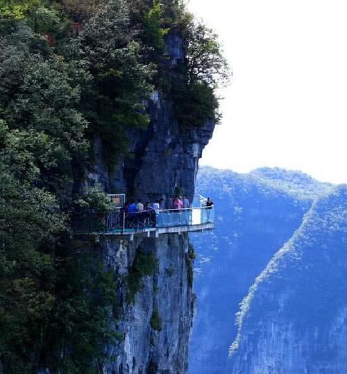 华山究竟有多险？五岳之一西岳华山果然名不虚传，无人机高空航拍