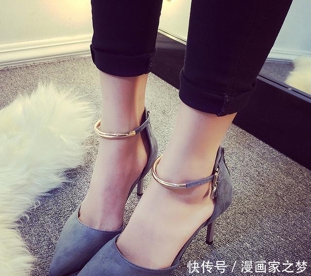 「女人味」美脚搭美鞋,穿出浓浓女人味