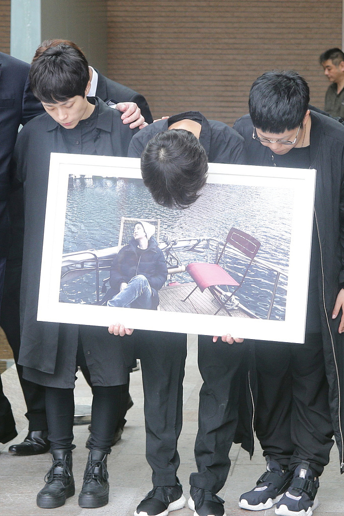 【娱乐24小时】黄晓明组团操作长生生物?张雪迎方发声明驳小三传