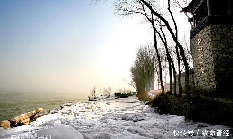 黄河中唯一有人居住的小岛，是母亲河上第一滩，被称为塞外小江南