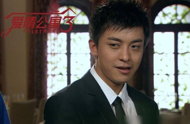 爱情公寓5张伟官配