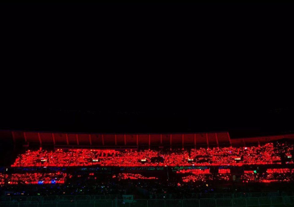 TFBOYS被激光射伤眼睛为谣言!易烊千玺更新ins亲自澄清