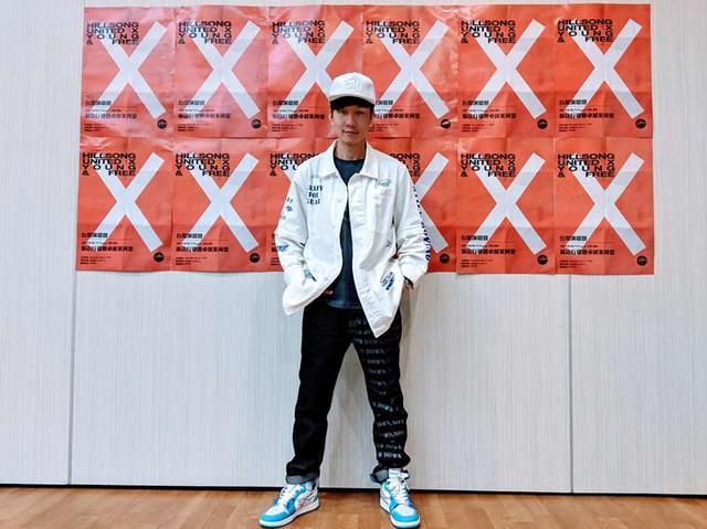 除了 Supreme 弹珠机还有什么？JJ 林俊杰近期上身潮物汇总