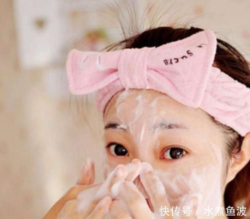  『禁忌』女生洗脸时的3个“禁忌”，难怪脸越洗越丑，尤其第3易长螨虫哦