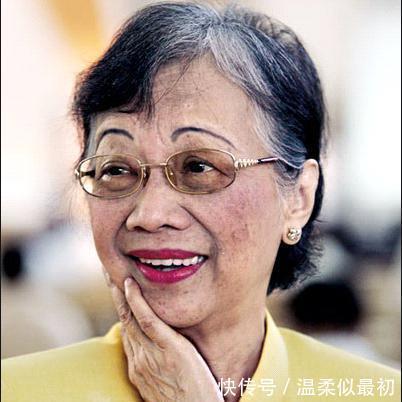  『传染力』全球首位华人女总统，以自己是中国人自豪，多次回国寻根问祖