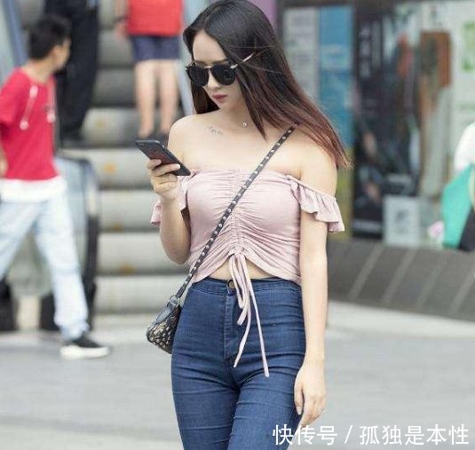 街拍 透视装展现完美好身材, 白皙美腿完全诠释!