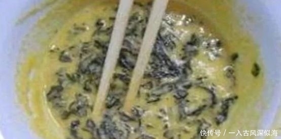 『厉害』钓鱼比蚯蚓厉害万倍饵料:入水鲫鲤疯咬不断,整条河鱼闻味被吸引