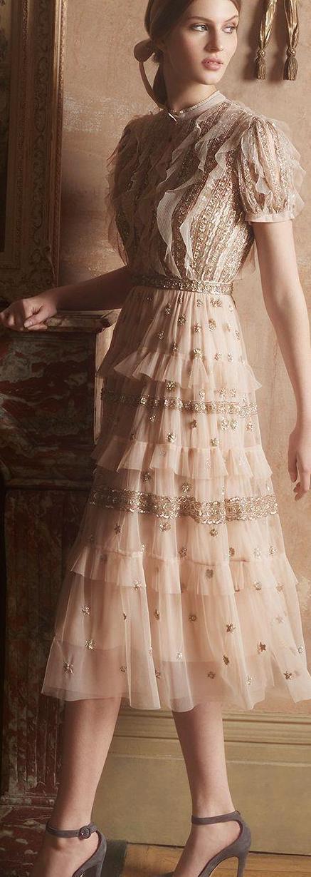 伊能静被赵雅芝“带坏”了，7000块的奶奶衣还能穿成18岁