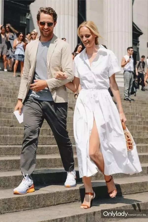 我最喜欢你什么样子?穿连衣裙的样子!