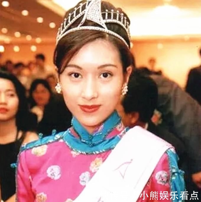『依旧』杨恭如晒靓照,46岁仍美貌依旧,经历2次情伤后视郑伊健为好男人