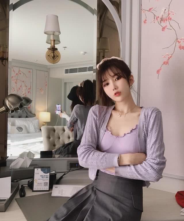  【种款式】简洁的现代感配搭，雅致气质女生的平时穿衣搭配示范性，显年轻溫柔又时尚潮流