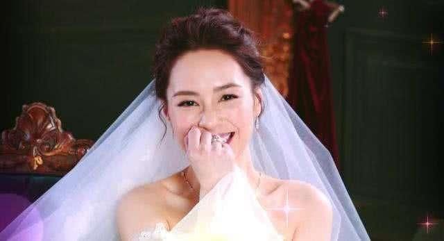 钟欣桐结婚当天,陈冠希发了一张看不懂的照片