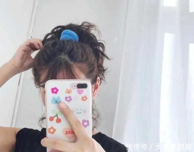  『发圈儿』别小瞧“奶奶发圈”的魔力，真·搭配高手都在用它凹造型