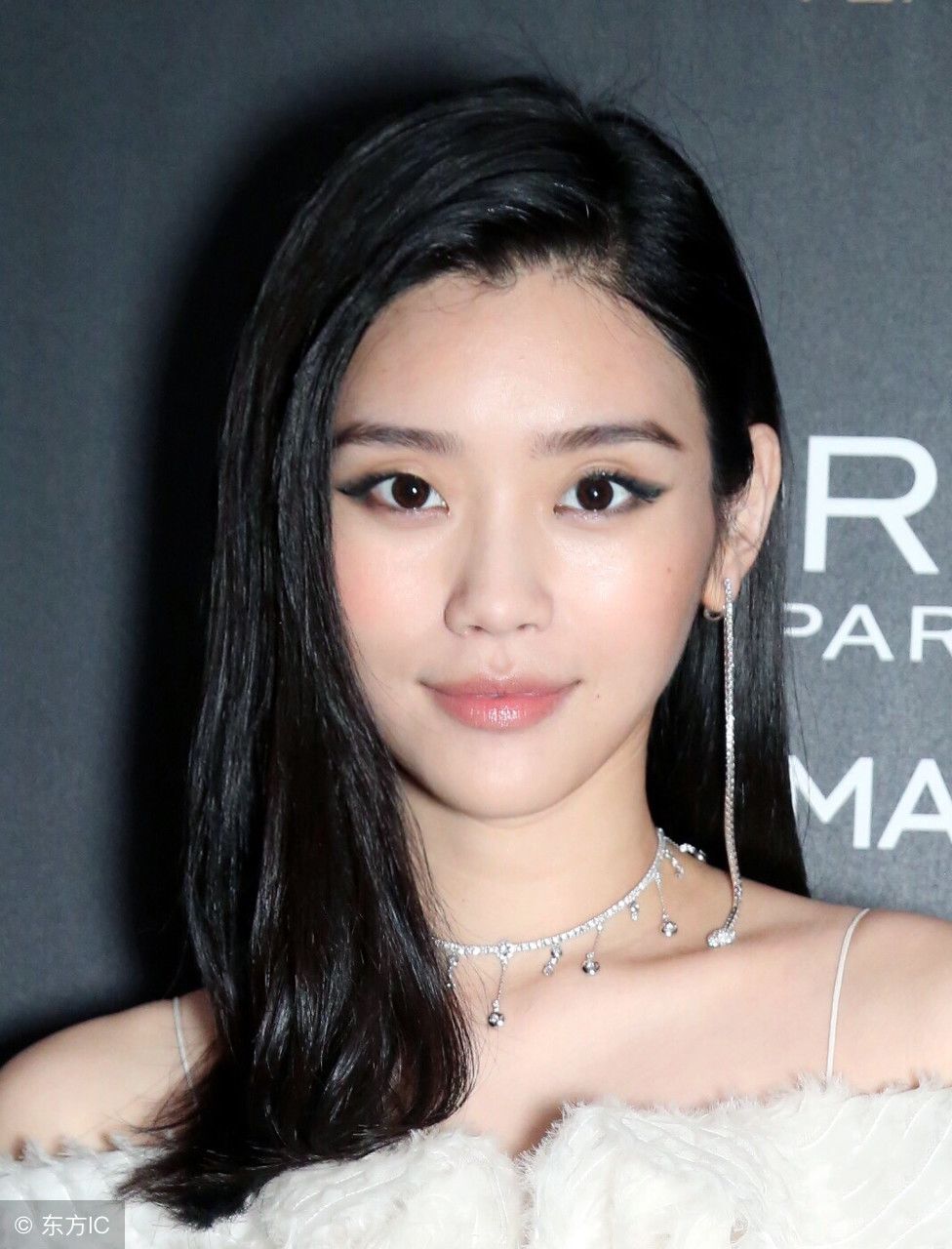 美女模特的服装，总是能让人大开眼界，美爆了