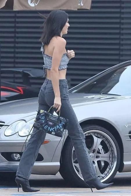 梅根被哈里批评?!原因居然是Skr... | 福尔摩斯 小郑周报