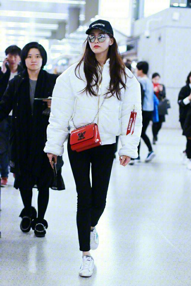 唐嫣的红包好大牌，这件衣服有点甜！从头到脚有点豪！