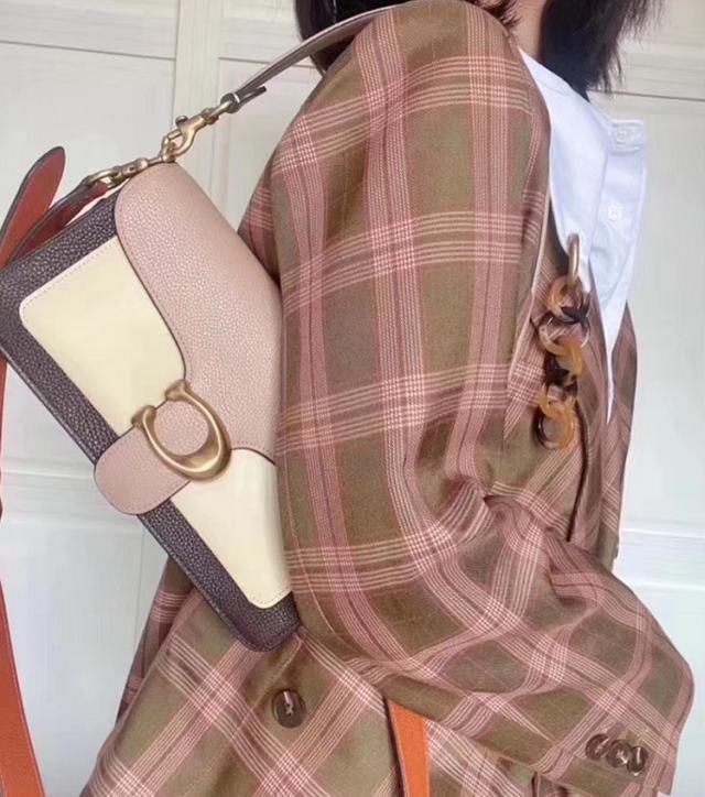  竟然@这包包这么便宜竟然是春夏爆款，最贵的高达5位数，只能看看了