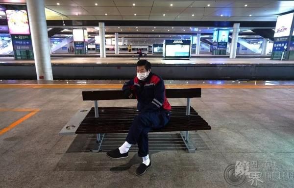  列车保洁|镜界丨疫情下的春运