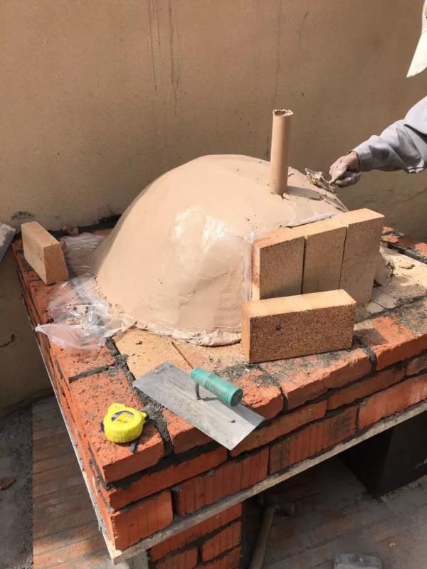  「姑娘」浙江一姑娘在自家院子里砌了个烤窑，结果…太羡慕了！