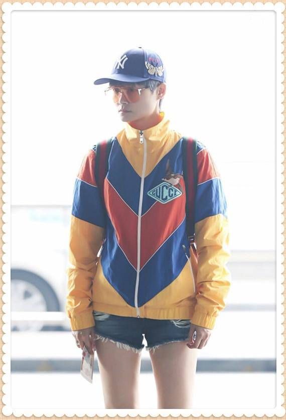 李宇春终于露腿了!穿短裤撞上奚梦瑶也丝毫不输，网友:这腿我服